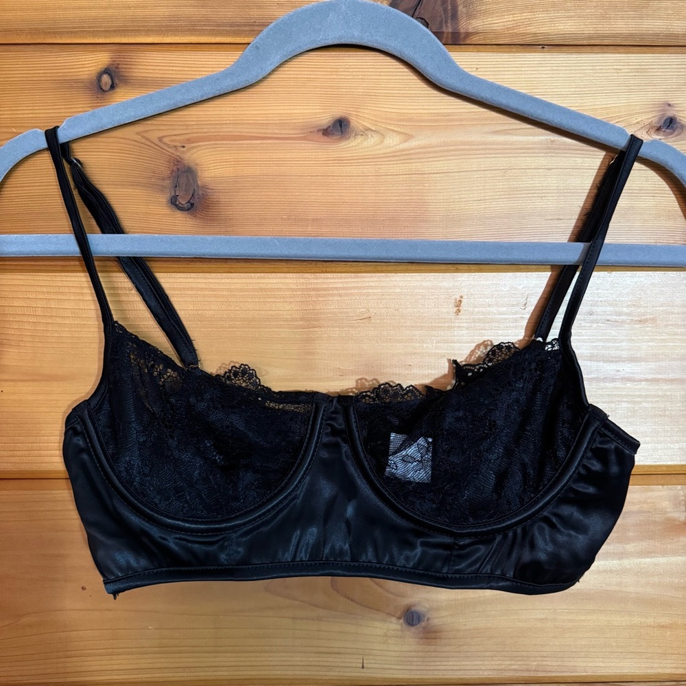 Fashion Nova Black Satin & Lace Underwire Bra in size Small